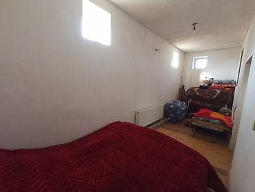 2 otaqli evler satilir: Satılır – həyət evi Xüsusiyyətlər: - İşıqlı, uzun dəhlizli mətbəx — 7