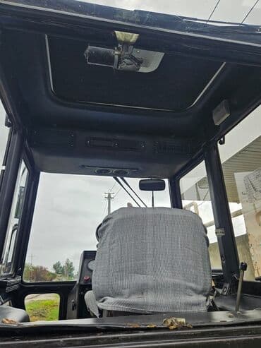 xanımlar ucun maşınlar: Belarus MTZ traktoru - Güclü ön və arxa təkərli, tam ölçülü kabinəli — 6