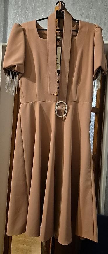 Məhsul: Zərif qısa don - Rəng: Şaftalı-bej ton - Modell: A-kəsimli