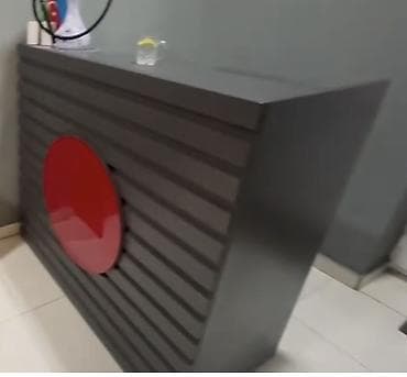 Resepsiyon/qarşılama masası – müasir dizayn - Rəng: tünd boz korpus