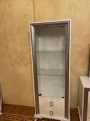 ucuz kamot: Komod — 2