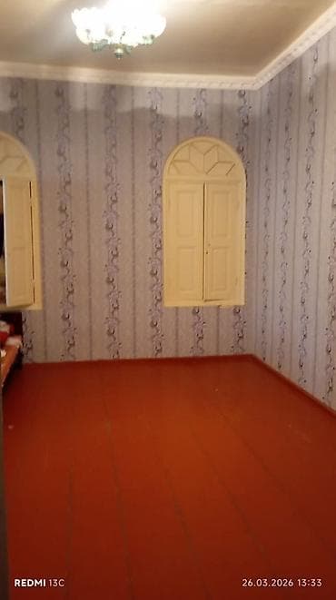 ev elani yerlesdirmek: Gəncə Şəhəri Ftaroyçast Zeynalabdin tağıyev küçəsi 49 ev hündür evdir — 6