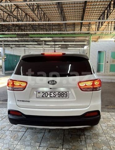 фольксваген транспортер дизель: Kia Sorento, ağ rəngli, 5 qapılı SUV. Xarici: - LED ön faralar və — 2