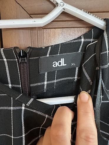 don: AdL qadın donu – XL ölçü. - Dizayn: Qara fonda ağ xəttli kvadrat və — 2
