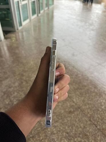 şəffaf kabro: Şəffaf MagSafe uyumlu telefon qabı - Model uyğunluğu: iPhone 12 — 2