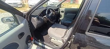e 3 2: Dacia Logan Sedan – qara rəng, benzin mühərrikli, önötürücülü. Şəhər — 6