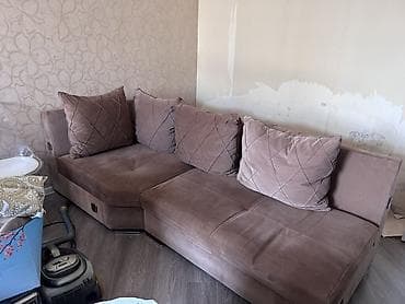 divan divan: Künc divan – yumşaq parça üzlü, qəhvəyi/kapuçino rəng çalarında. - L — 2