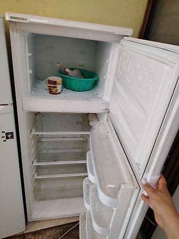 soyiducu: İşlənmiş 2 qapılı Beko Soyuducu Satılır, rəng - Ağ, Təkərli — 2