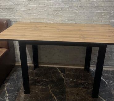 Qonaq masası, İşlənmiş, Açılmayan, Laminat, Kvadrat masa