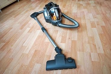 Пылесос LG,как новый мало использовался. Супер мощный мотор. 3 Щетки — 2