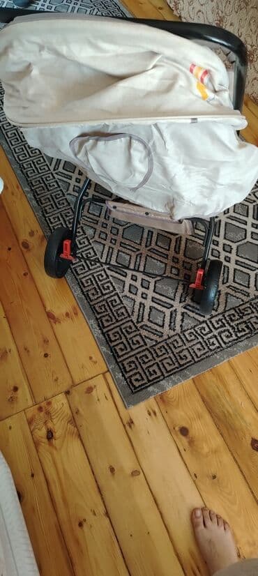 прогулочные коляски adbor oskar sport: Uşaq arabası – bej rəngdə, təkərləri iri plastik, karkası qara metal — 2