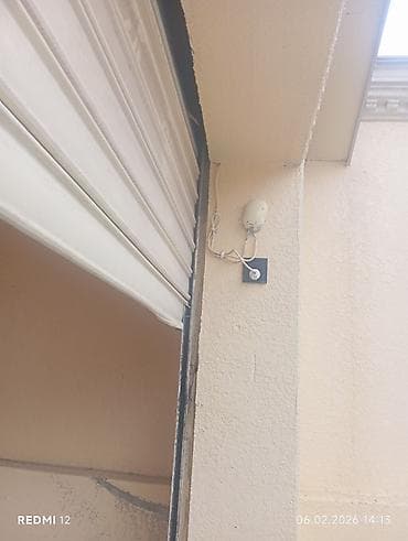 giris qapi: Avtomatik jalüz qapı sistemi Ishlek veziyetdedi ortadan 4.5 pərdə — 3