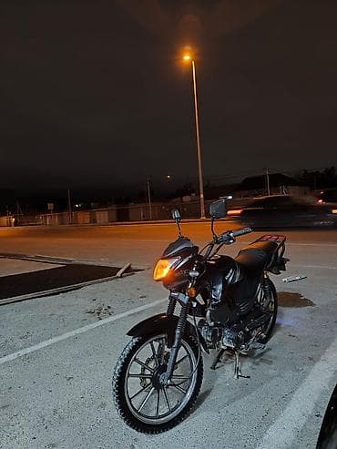 Nəqliyyat: Motosiklet rahat 80 90 gedir - Rəng: qara, qrafik detal və gümüş — 1