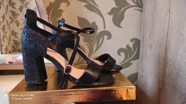 ağ ayaqqabı: Qadın ayaqqabıları – 2 model 1) Bej rəngli, parlaq laklı klassik — 9