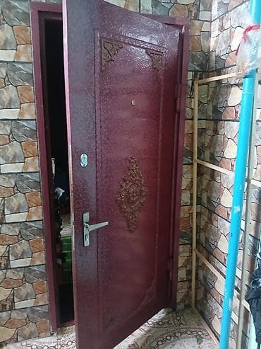 Mənzil üçün İşlənmiş Giriş qapısı 80x200 sm Petlə ilə, Ünvandan götürmə