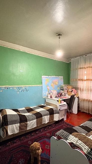 qapılar otaq: Ev normal vezıyyetdedir 4 otaqlıdır,kombi var,metbex mebel qiymete — 4