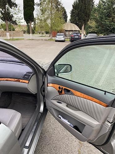 maşın 099: Mercedes-Benz E 320: 3.2 l | Sedan — 6