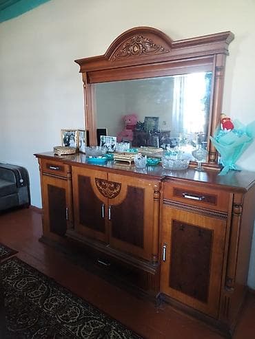 heyet qapi: Satılır: Qonaq otağı və yatacaq otağı üçün mebel dəsti 1) Klassik — 1