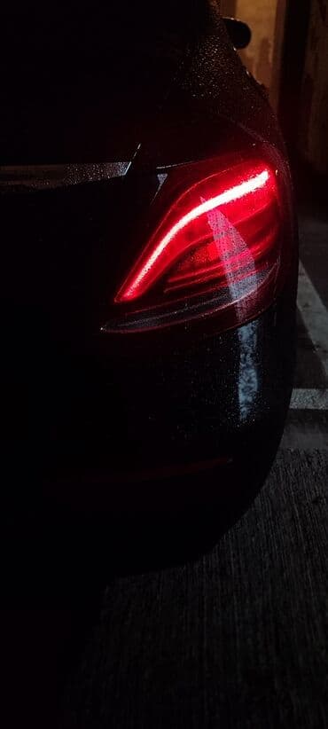 e 200: Mercedes-Benz E 200: 2 l | 2018 il Sedan — 5