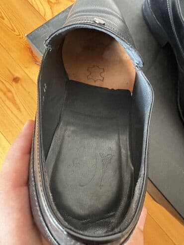 ayaqqabı mokasin dərisi: Dəri ayaqqabı, Oggi marka Gənclik moldan alınıb, etiketi altındadır — 3