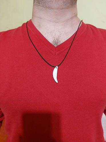 ereb qizili instagram: Boyunbağı, Ünvandan götürmə — 6