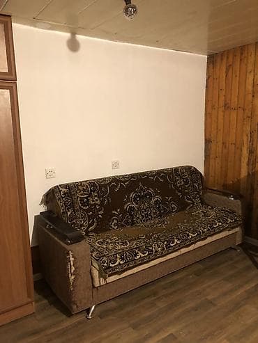 əmircanda kirayə ev: Kirayə verilir: yeni Ramana . Kamunal daxil. Tək qadın 200 man. Ailə — 2