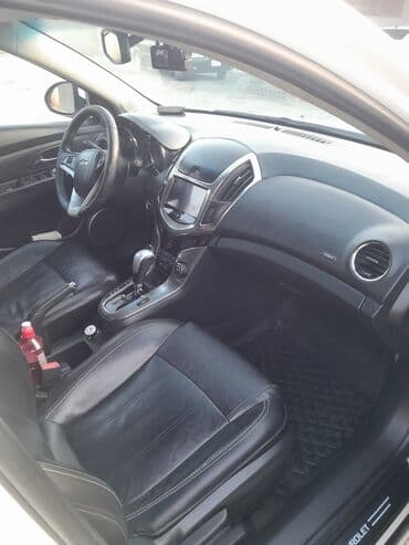 sade guzgu: Chevrolet Cruze sedan - Kuzov: ağ rəng, 4 qapı - Ban növü: sedan - — 12