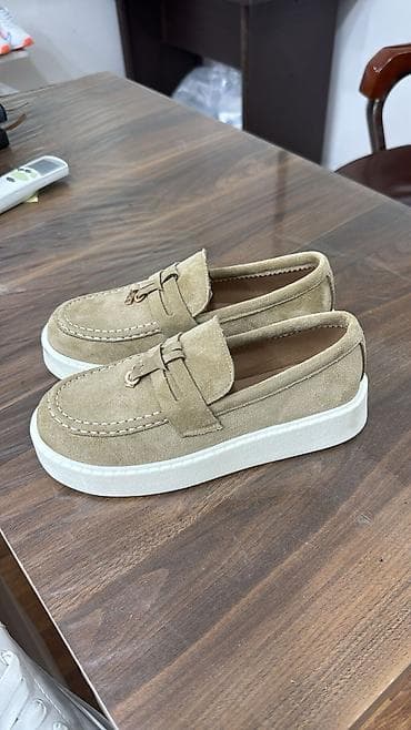 Bej rəngli mokasin ayaqqabı - Material: yumşaq süet üst hissə, daxili