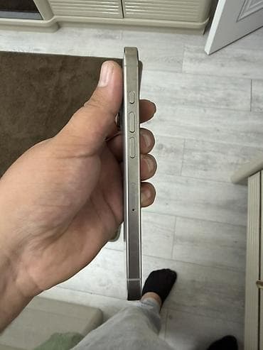 iphone 15 pro barter: IPhone 16 Pro, 128 GB, Face ID — 5