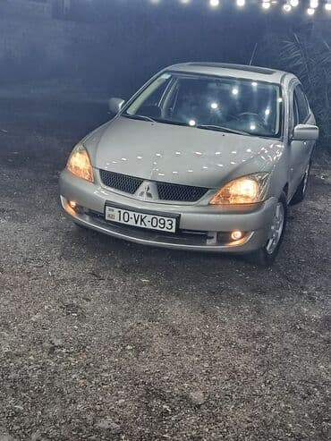 Mitsubishi Lancer sedan - Kuzov: 4 qapılı sedan, gümüşü rəng -