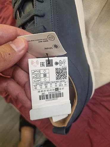 Туфли: Zara kishi kedləri
Tep teze 45 olcu — 3