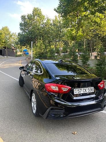 prado sukan: Chevrolet Cruze sedan – qara rəng, şık dizayn və zəngin komplektasiya — 2