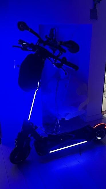 Elektrik nəqliyyatı: Şəhər üçün güclü elektrik skuteri - Rəng: qara, zərif dizayn - Geniş — 7