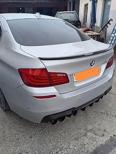 bmw f10 nece masindi: BMW 5 Seriyası F10 sedan – gümüşü rəng Xarici: - M paket üslublu ön — 3
