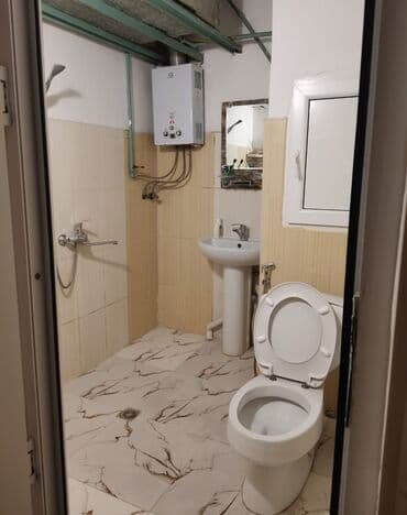 kiray' evl'r: Salam Neftçilәrdə 8km bazarin yanında 1 otaqlı evda otaq yoldaşı — 4