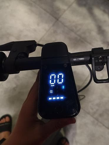 Elektrik nəqliyyatı: Yeni Elektrik samokat 10", 751 - 1000 Vt, 26 - 35 km/s, Ünvandan götürmə — 6
