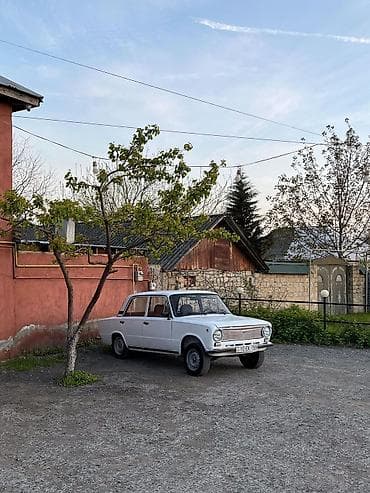 lenkeran heyet evleri: VAZ (LADA) 2111: 1.5 l | 1984 il 2288 km Sedan — 1