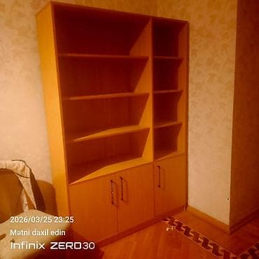 Mebel dəsti – açıq rəng taxta kitab rəfi - Kitab rəfi: ikili bölməli