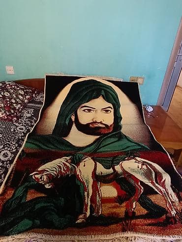 divan sekilleri: Rəsmli örtük/plaşetka tipli xalça - Material: qalın toxunma — 1