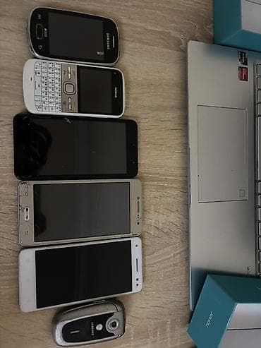 samsu: 6 ədəd köhnə telefon birlikdə satılır. Şəkildə gördüyünüz telefonların — 2