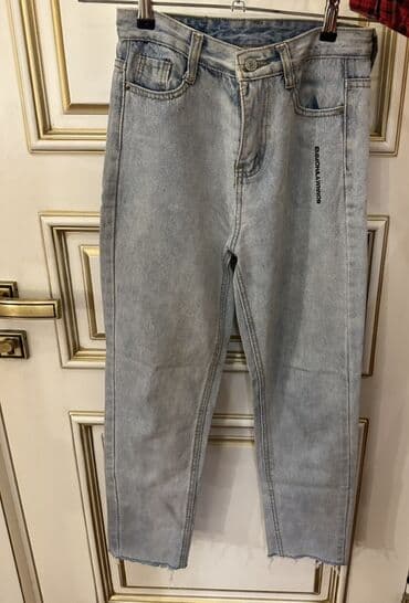 Məhsul: Açıq mavi yuyulmuş denim cins şalvar - Kəsim: Düz/relaks