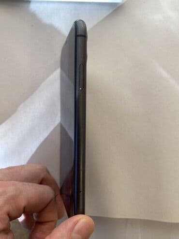 Redmi: IPhone 11, Qara, Face ID — 2