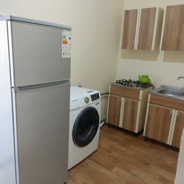 Uzunmüddətli kirayə mənzillər: Kiraye ev. Daxili plan-1 otaq,ayrica metbex zonasi giris dehlizi — 2