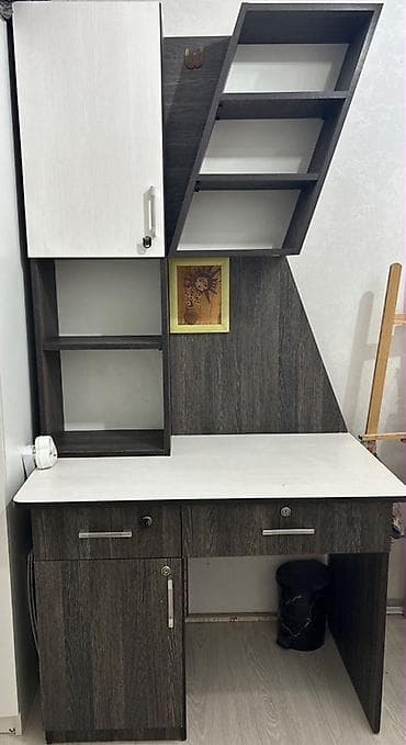 Düz masa, Polkalı, Siyirməli, Sadə laminat