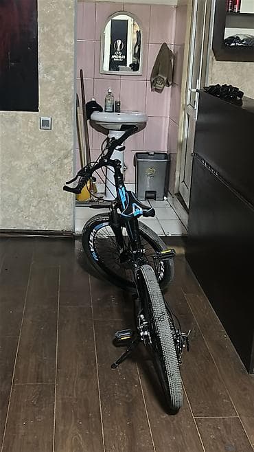 cube velo: Velosiped – dağ/şəhər tipli, 26” təkərli - Rəng: qara-mavi — 2