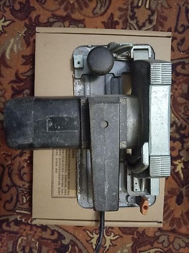 Mexaniki əl alətləri: Elektrik əl mişarı. 200mm diametrində mişar gedir. İç diametri 32mm — 3