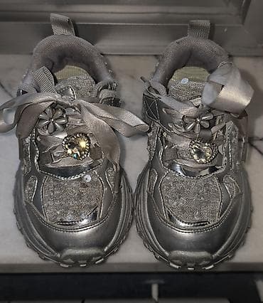 Rəng - Gümüşü Krossovkalar, Ölçü: 27, Qız üçün