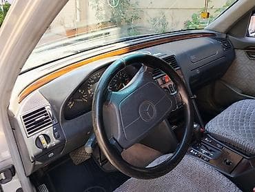 mercedes e class: Mercedes-Benz C-Sinfi (W202) sedan - Gümüşü rəng, 4 qapı, arxa — 9