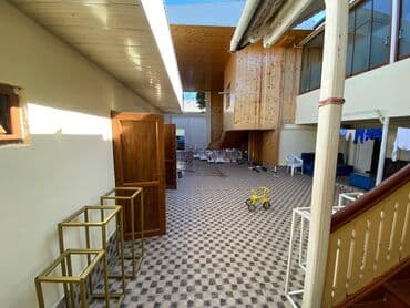 6 otaqlı, 250 kv. m, Orta təmir