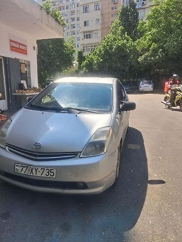 Nəqliyyat: Gümüşü rəngli Toyota Prius avtomobili. kreditlə 29ay 550azn — 3